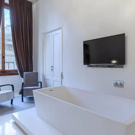 Luxury With Big Terrace In 4* Florenz